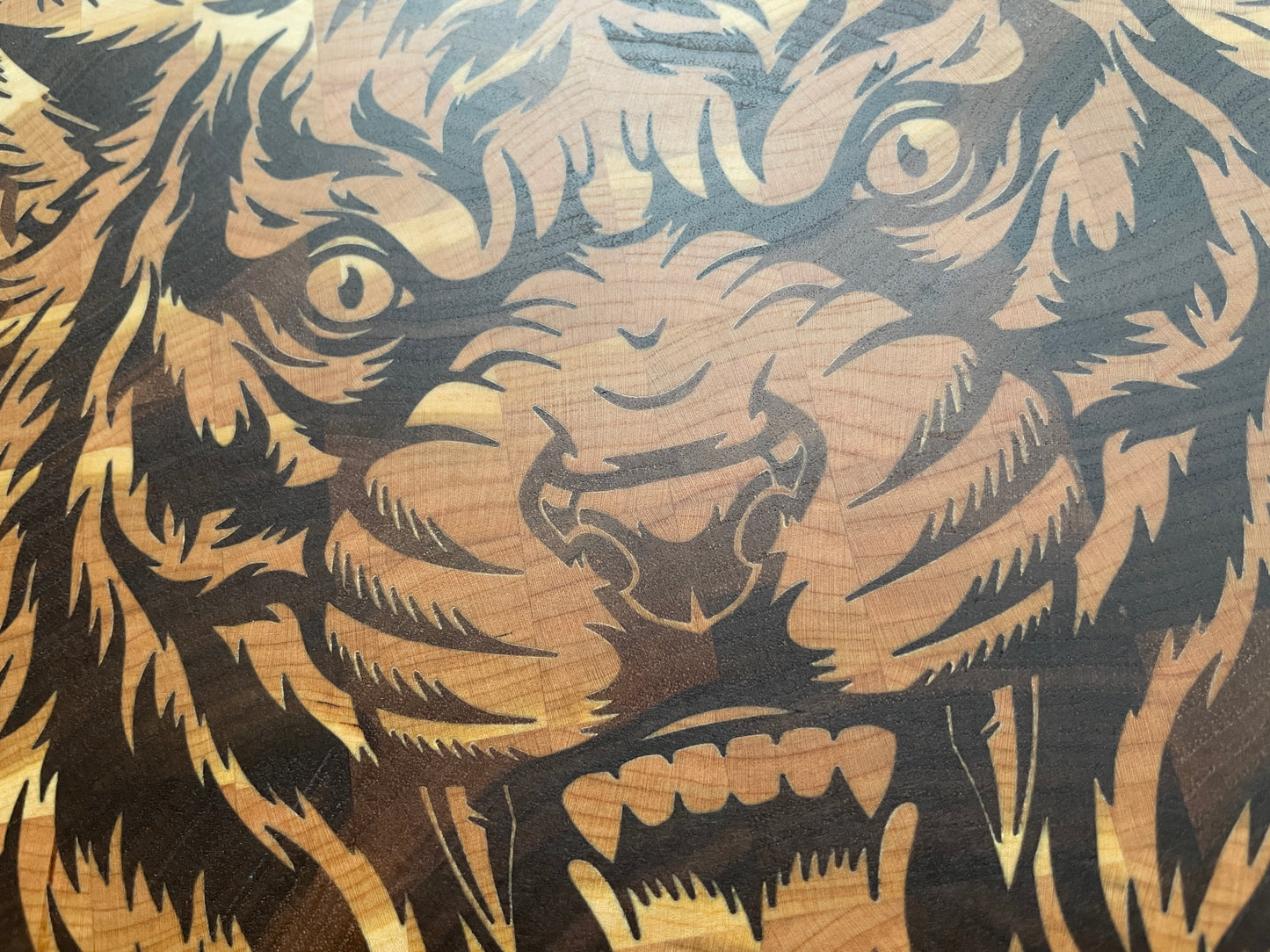 Wood inlay cutting board - tiger design